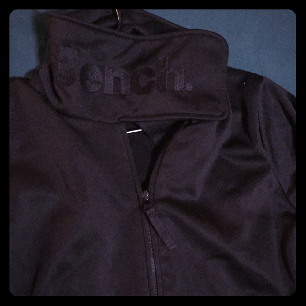 Bench zip up